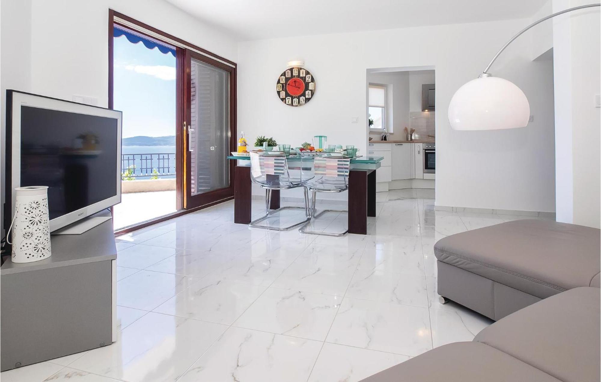 Beautiful Home In Pisak With Wifi Luaran gambar